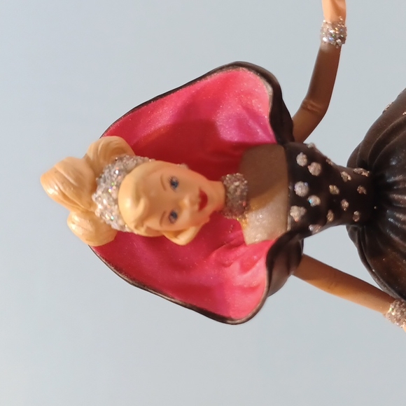 NIB L@@K! Hallmark Keepsake Ornament Holiday Barbie Collector's Series 1998 WOW! - Picture 4 of 15